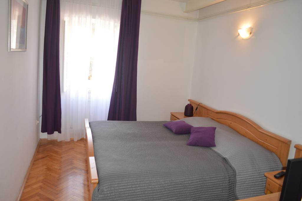 Guest House Kolarin Slano Quarto foto