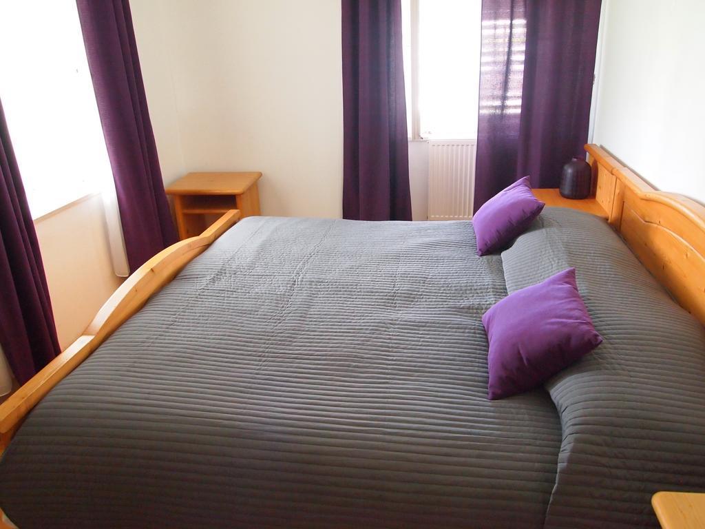 Guest House Kolarin Slano Quarto foto