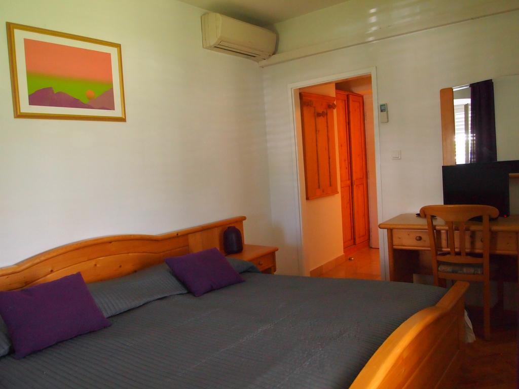 Guest House Kolarin Slano Quarto foto